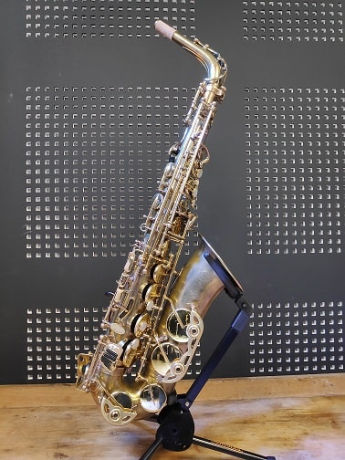Ophicl�ide Atelier r�paration instrumentss � vent D�vernissage patine saxophone alto SELMER