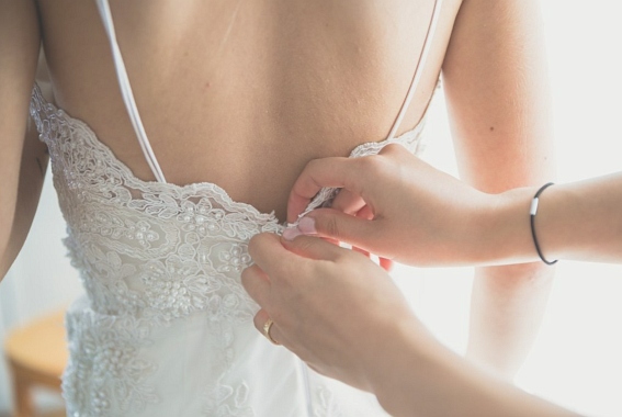 Ophicl�ide Showroom Exposition Cr�ations Couture Lace & Grace