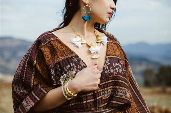 Ophicl�ide Showroom Exposition Cr�ations Couture Lace & Grace