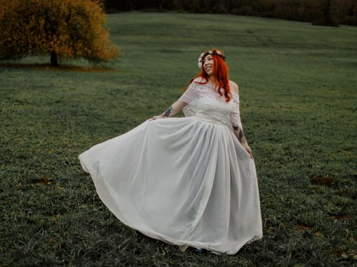 Ophicl�ide Showroom Exposition Cr�ations Couture Lace & Grace