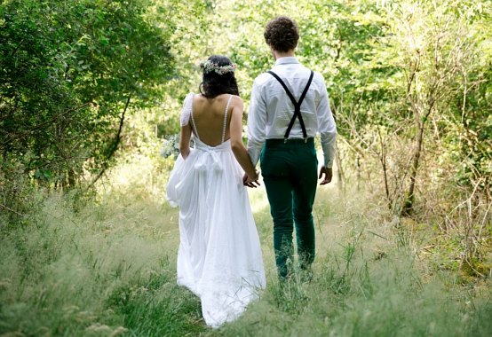 Ophicl�ide Showroom Exposition Cr�ations Couture Lace & Grace