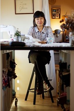 Ophicl�ide Showroom Exposition Cr�ations Couture Lace & Grace