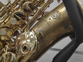 D�vernissage et patine r�alis�s sur Saxophone alto Selmer SIII 