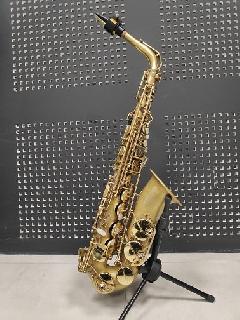 Saxophone alto Selmer SA80 SII d�verni et patin� en 2019 : finition claire